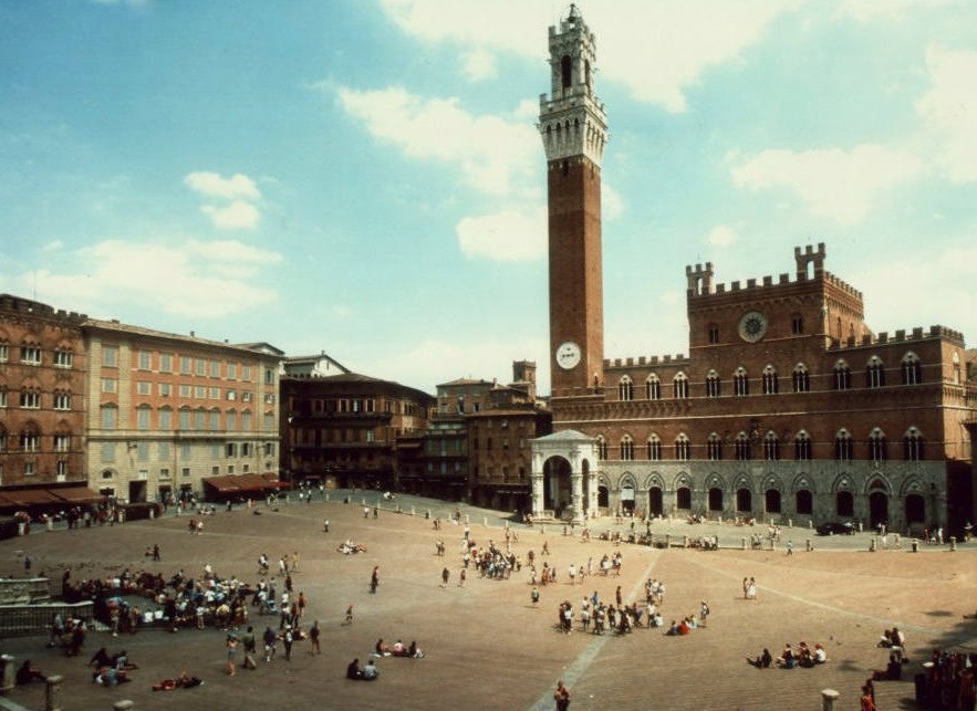 zwiedzanie sieny, Siena, Il Campo, Wieża Obżarstwa w Sienie
