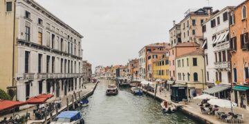 Wenecja - gdzie się zatrzymać, jeść i spacerować, by poznać prawdziwe oblicze wyspy.
